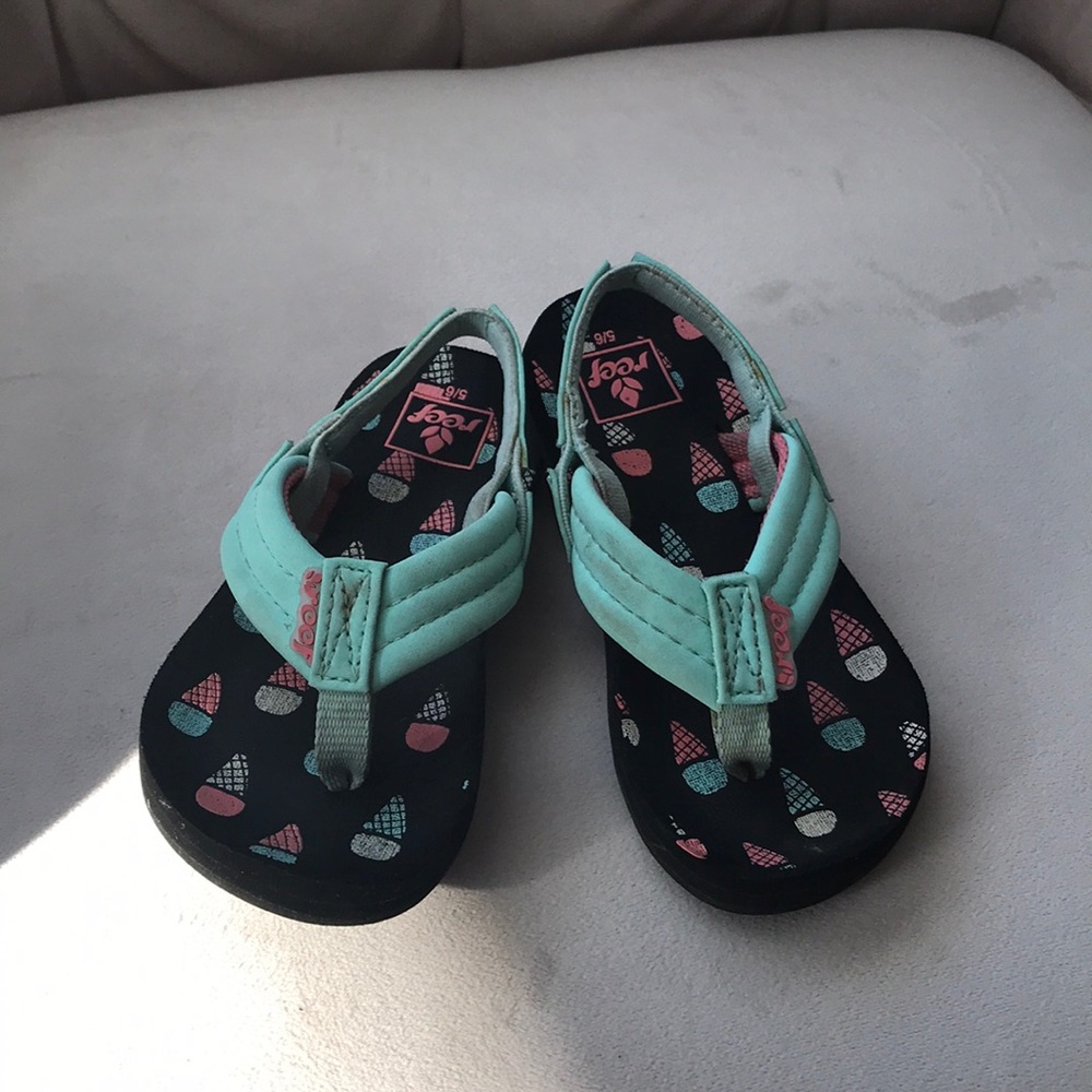Girls sandals